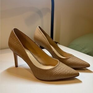 Elegant Tan Textured Women's Pumps